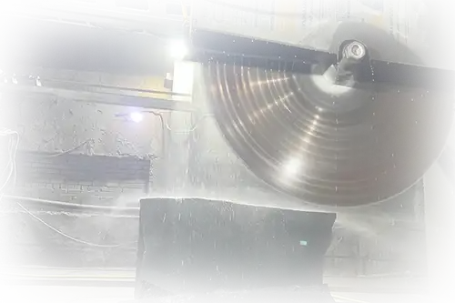 Распил гранитного блока